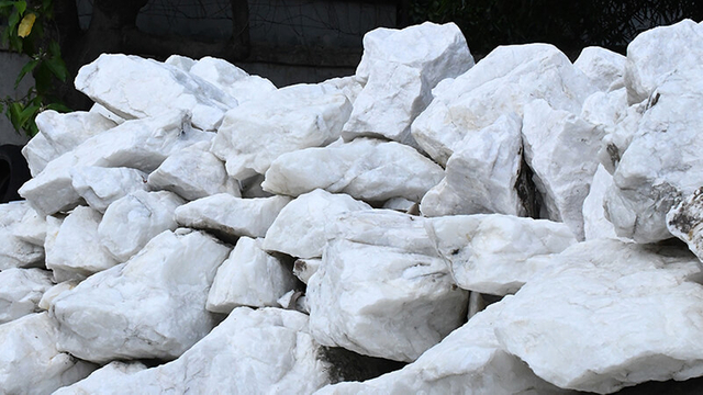 Plenty of raw stones 3