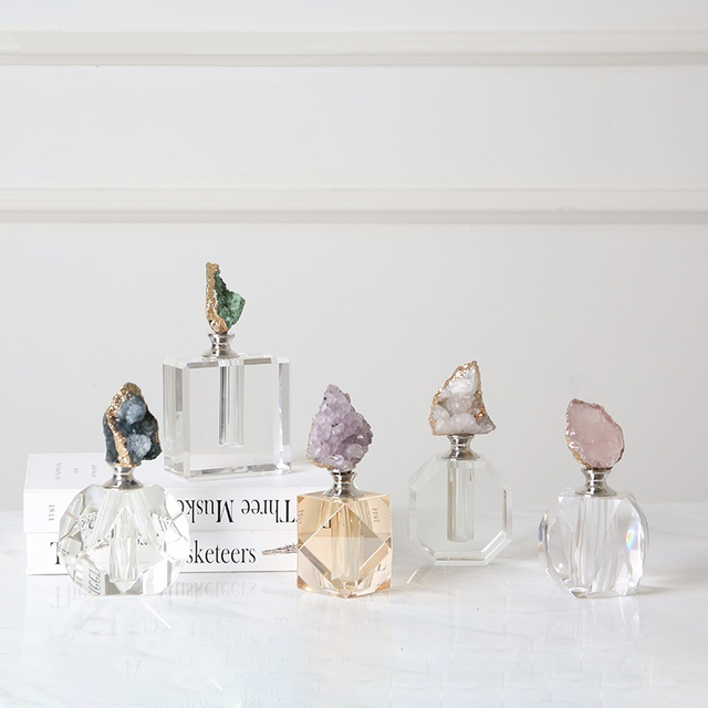 Modern Mini Arabic Empty Crystal Glass Essential Oil Bottles Natural Rose Qurtz Roller Bottle with Competitive Price for Home Decor